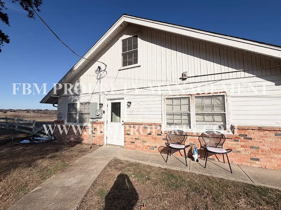 2200 Country Club Rd #B