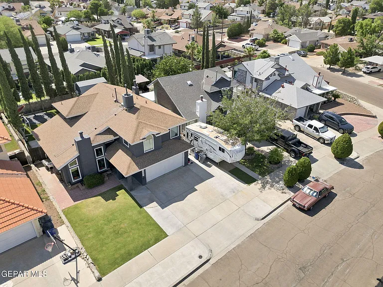 2437 Fletcher Pl — Photo 6