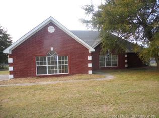 1702 E Willow Dr, Stigler, OK 74462