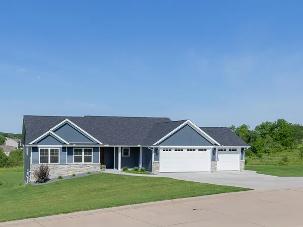 930 13th Street Ct E, Andalusia, IL 61232