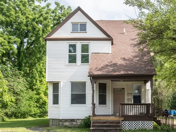 157 E Bridge St, Berea, OH 44017