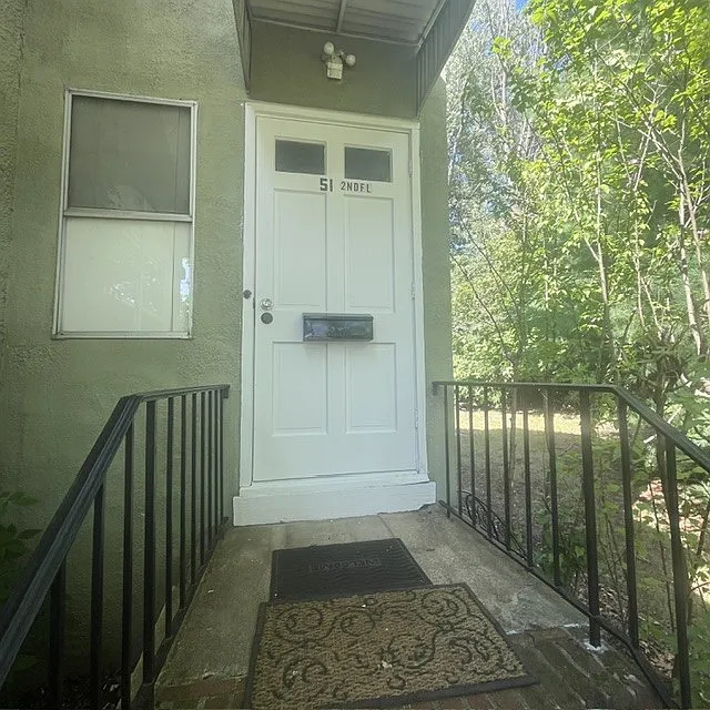 51 E Clinton Ave #2