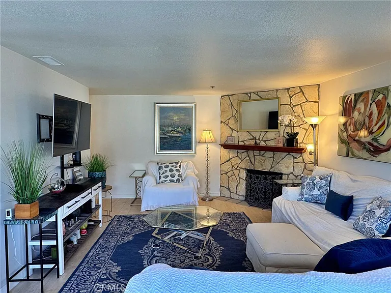 230 S Catalina Ave #203 — Photo 21