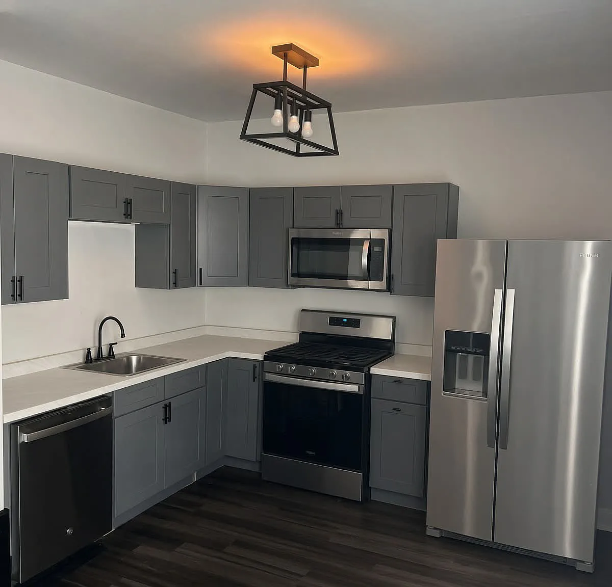 2 bed, 780 sqft, $1,800 — Photo 2