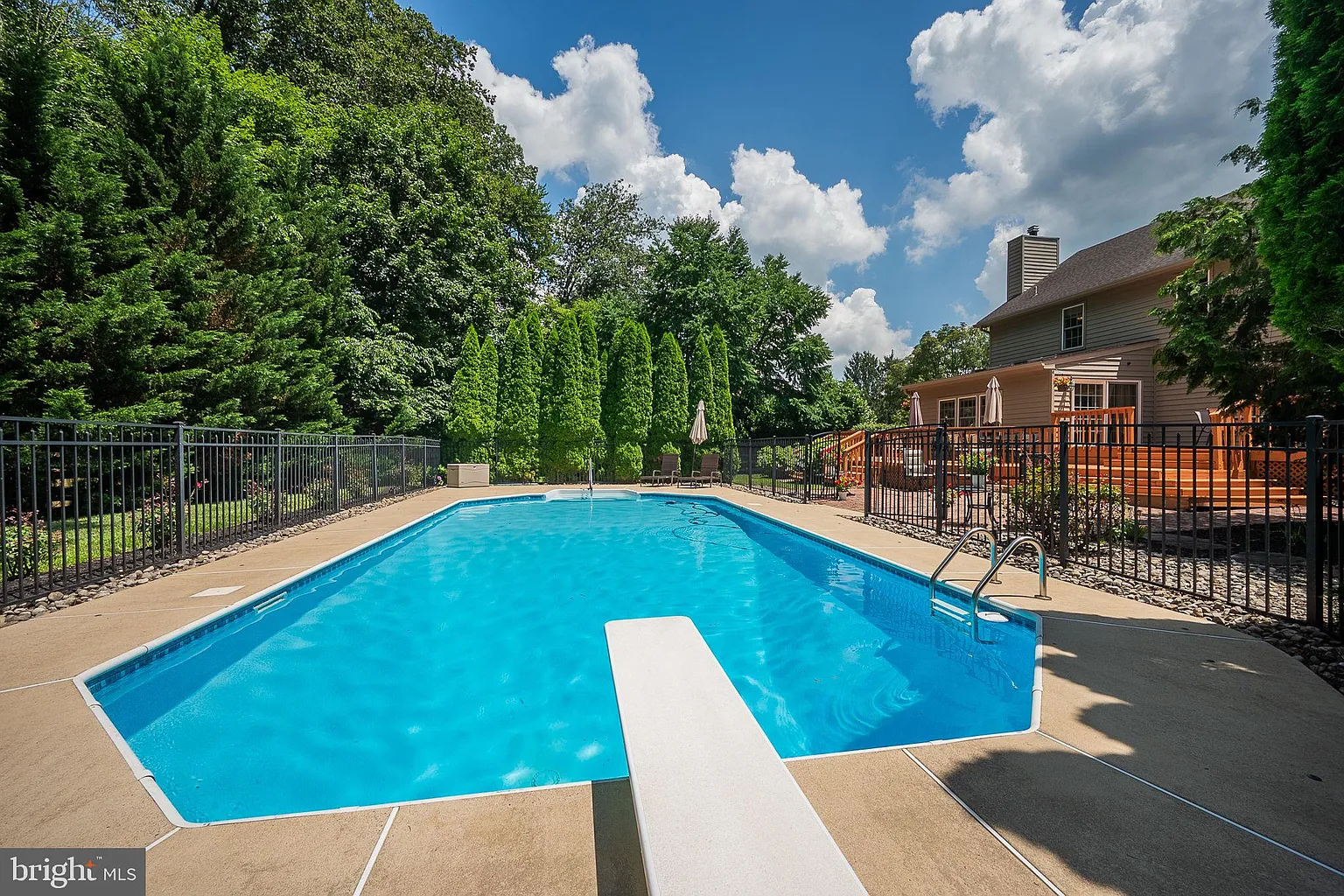 305 Bartram Ln E photo 1