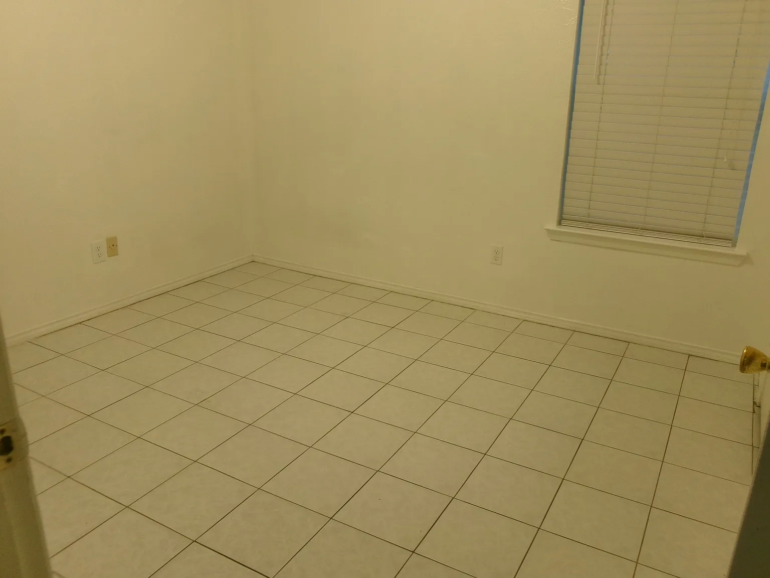2 bed, 880 sqft, $1,325 — Photo 4