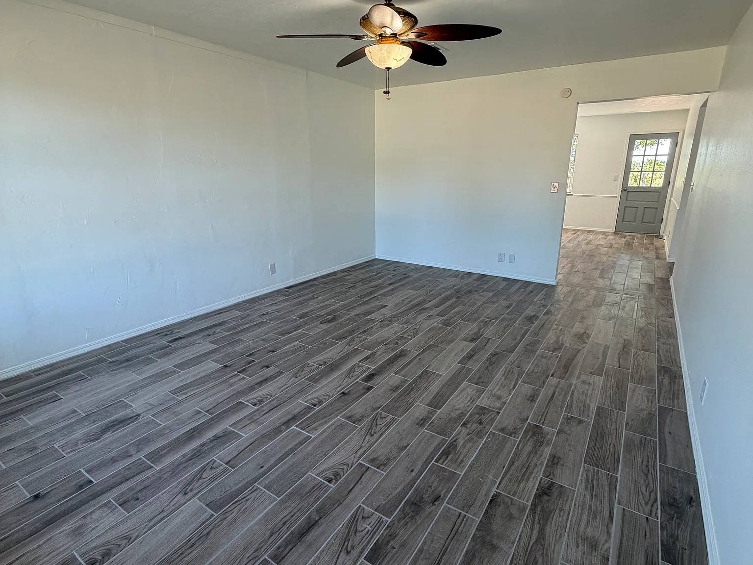 2 bed, 1080 sqft, $950 — Photo 2
