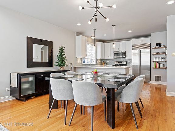 4th image of 958 N Wolcott Ave #2W