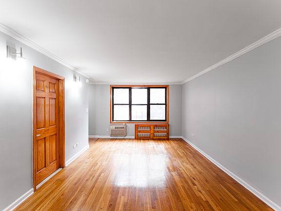 3rd image of 1199 E 53rd St APT 4Z