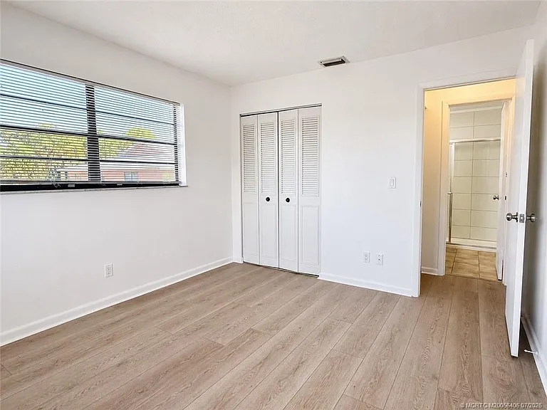 615 Oleander St #201 — Photo 12