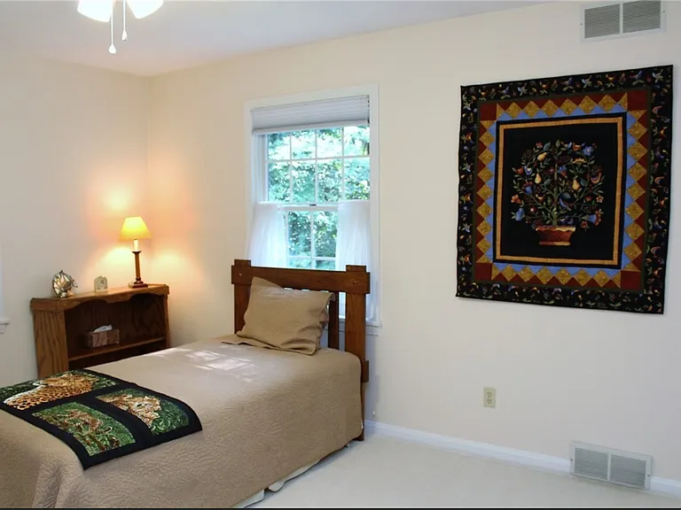 7217 Pine Tree Ct — Photo 18