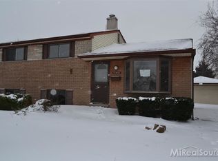 17410 Arlene Ave, Fraser, MI 48026