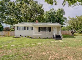 128 4th St, Boiling Springs, SC 29316