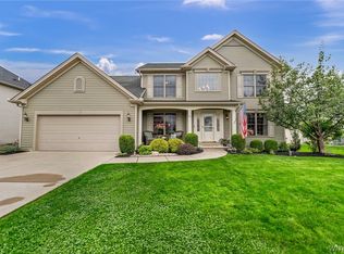 83 Caldwell Dr, West Seneca, NY 14224