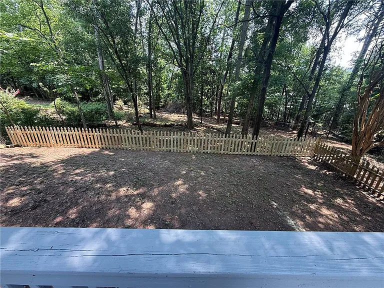 2404 Elmwood Cir SE — Photo 13