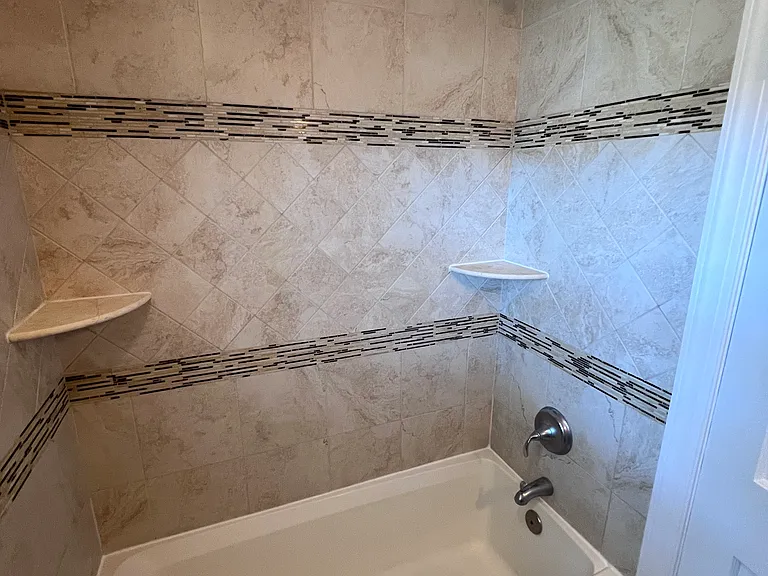 429 N Jackson St — Photo 10