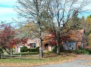 1885 Allen St, Springfield, MA 01128