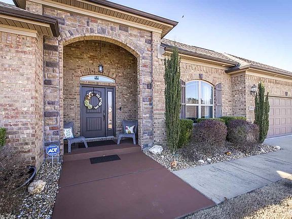 3rd image of 5703 Sweetbriar Ct