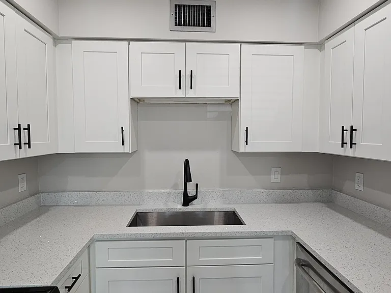 2245 SW 22nd Ave #1020 — Photo 4