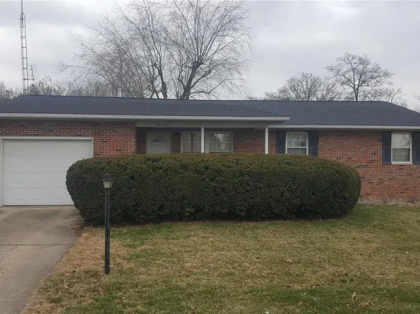 604 Lake Dr, Greenville, IL 62246