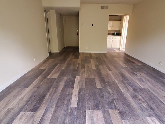 3rd image of 14340 Chandler Blvd #208