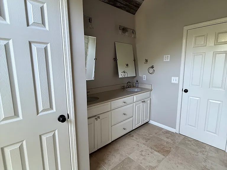 6720 Wolford Ct — Photo 7