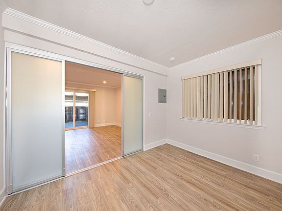 5th image of 8524 Via Mallorca La Jolla Ca Office #Junior