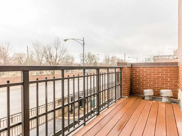 4113 N Southport Ave — Photo 37
