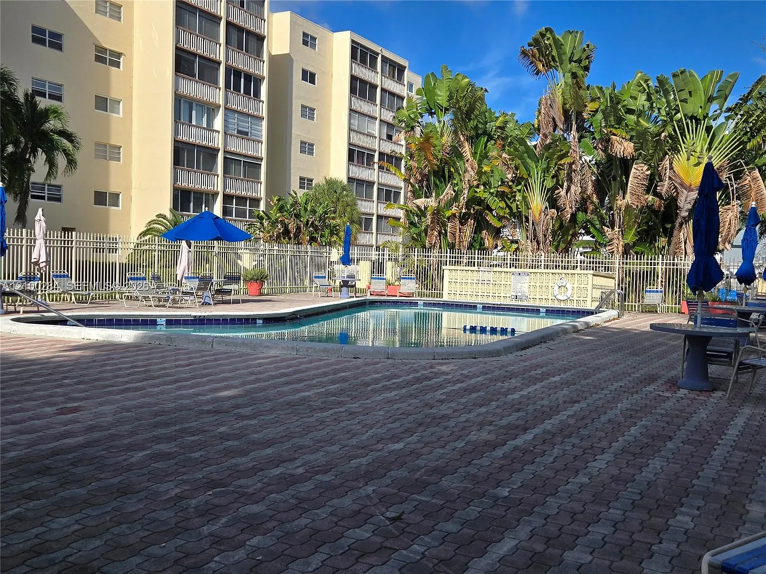 Meadowbrook Condo Apts Bl — Photo 2