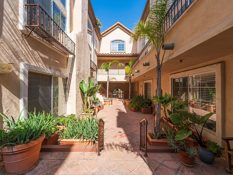 7100 La Tijera Blvd #D101 — Photo 6