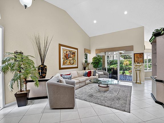 5th image of 4553 Carlton Golf Drive