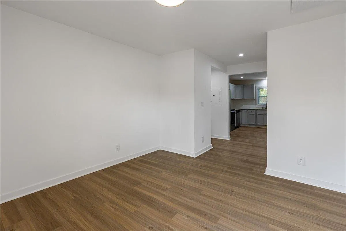 2 bed, 800 sqft, $1,500 — Photo 2