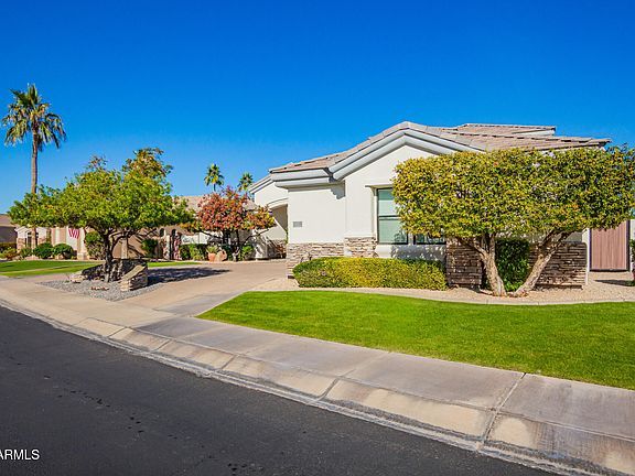 4th image of 652 W ASTER Court