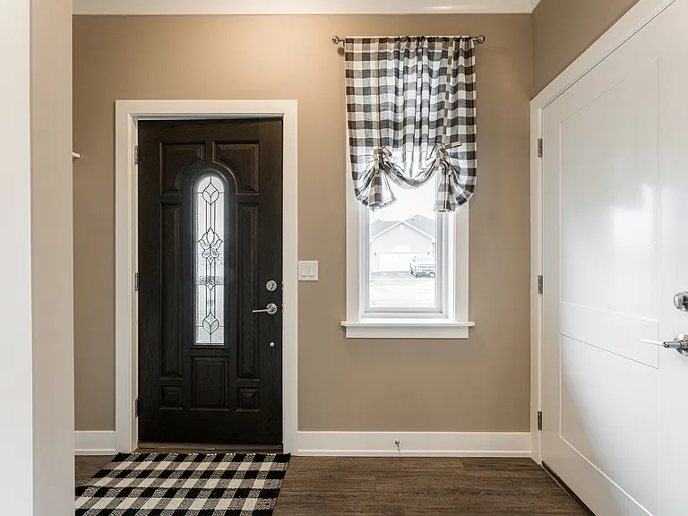 108 Boulder Ct #108 — Photo 2