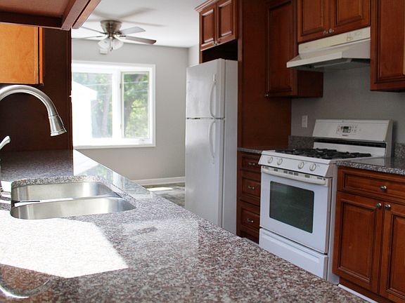 2nd image of 1251 Kennard St