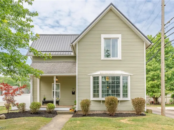 714 N Walnut St, Dover, OH 44622