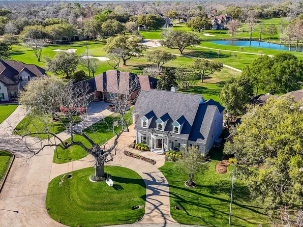 4703 Wentworth Dr, Weston Lakes, TX 77441