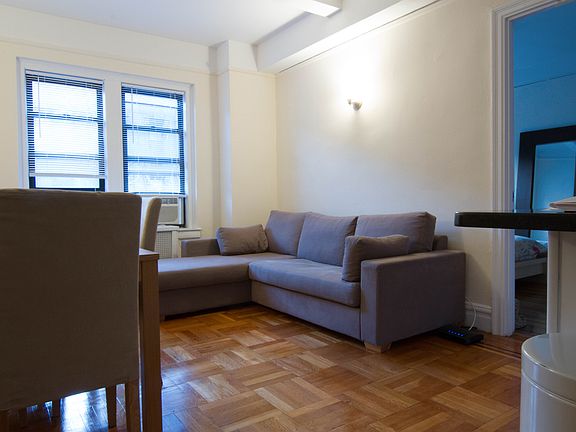 4th image of 133 W 71st St APT 4A