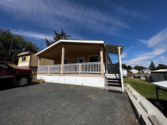 3rd image of 900 S Hillcrest Dr Trailer 122