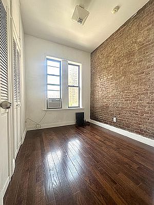 4th image of 221 E Broadway APT 21