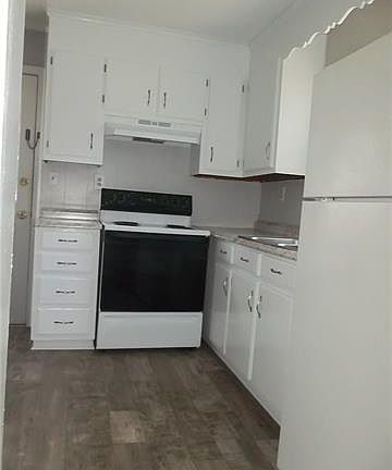 5th image of 4038 Winfield Dr