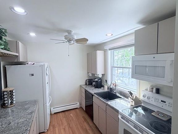 3rd image of 1465 Hooksett Road #207