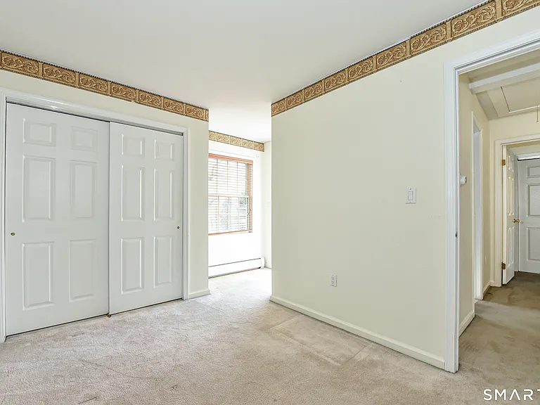 5 Moody Ave — Photo 22
