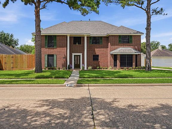 3rd image of 1309 Rachel Ct