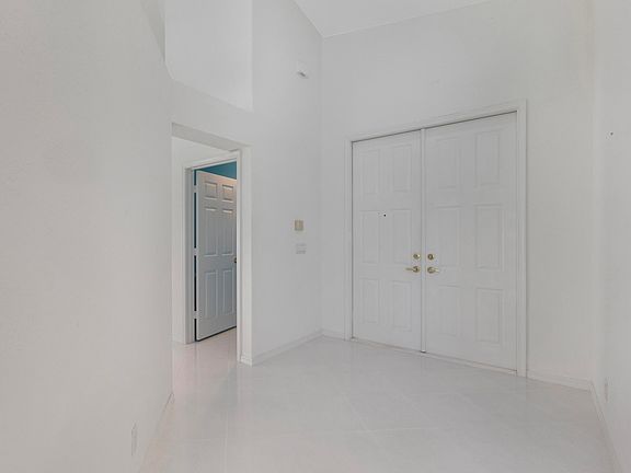 5th image of 5279 Brookview Dr