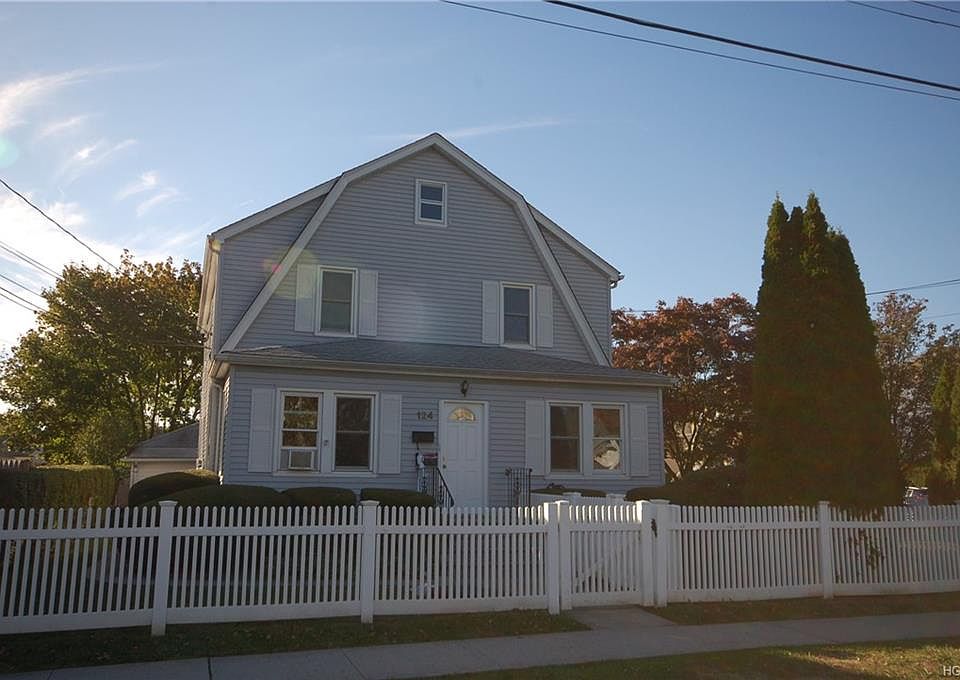 1st image of 124 Nelson Ave #1