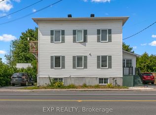 891 Lacroix Rd, Clarence Rockland, ON K0A2A0