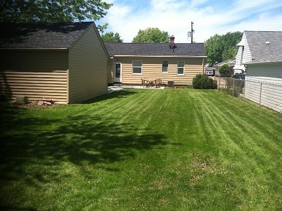 5th image of 30142 Truman Ave