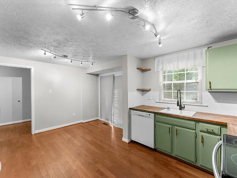 3513 Castlebury Dr — Photo 15