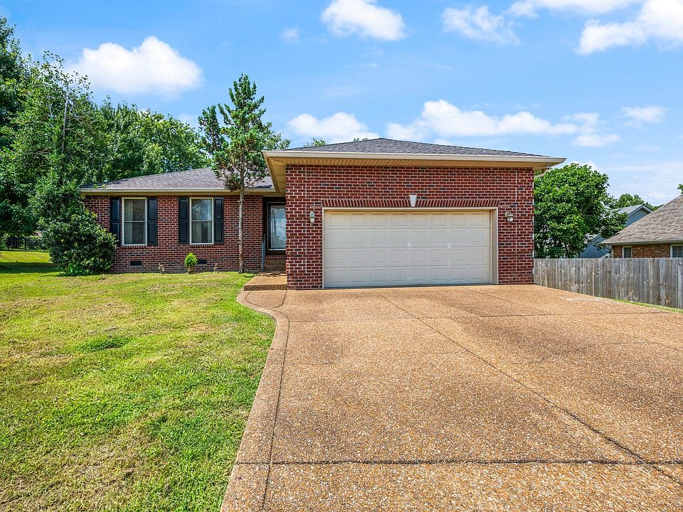 1st image of 202 Oxford Pl